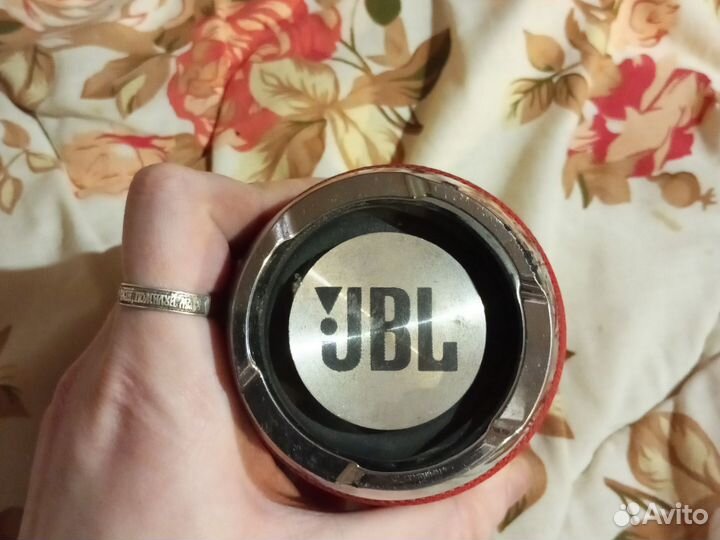 Колонка JBL