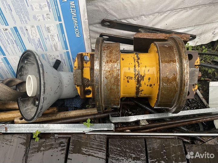 Каток опорный