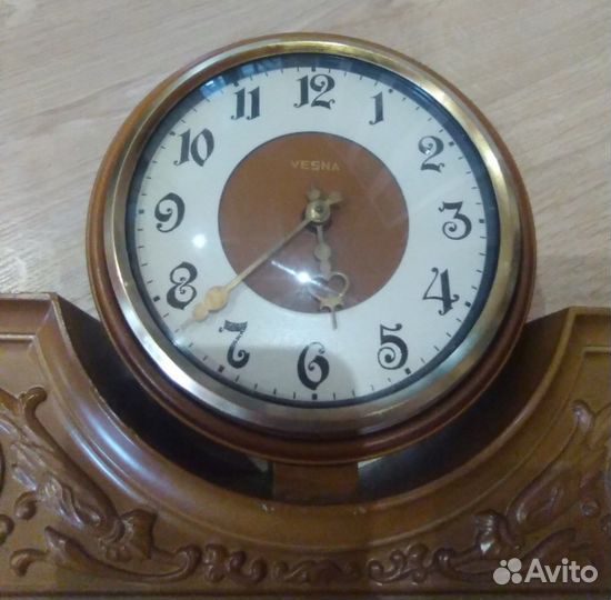 Часы настольные Весна