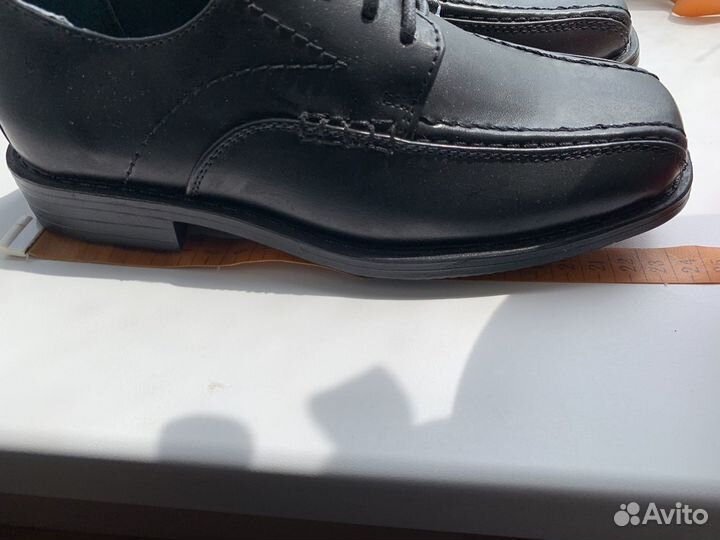 Туфли на мальчика новые