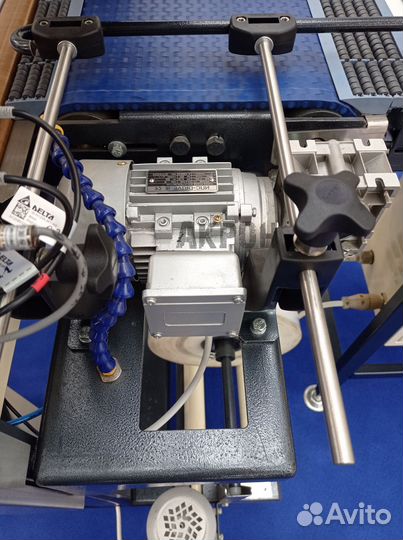 Термоусадочный упаковщик для групповой упаковки