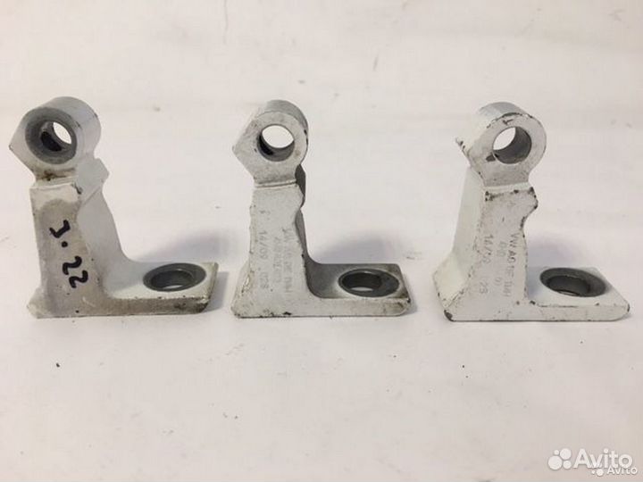 Петля двери Ауди А8 Д4