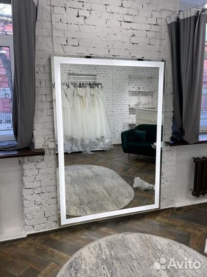 Зеркало гримерное ростовое с подсветкой