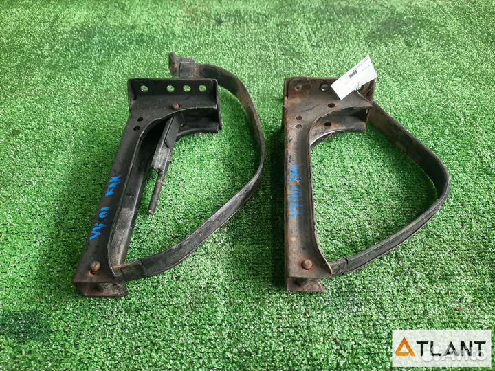 Крепление бака toyota dyna