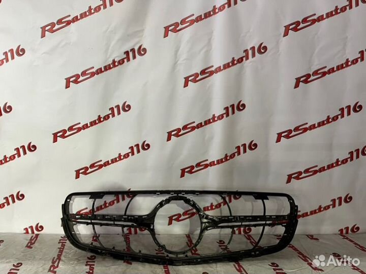 Кронштейн решетки радиатора Mercedes-Benz