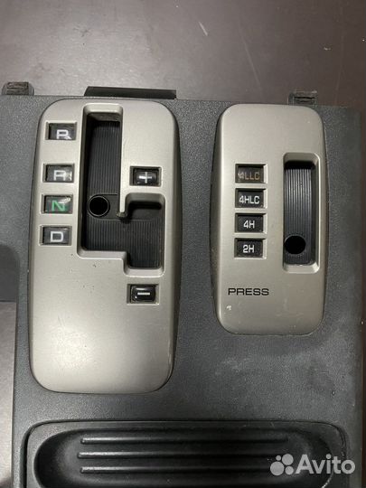 Консоль салона Pajero