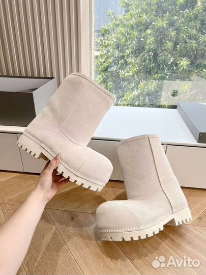 Лунаходы Balenciaga women's Alaska Fur Boot