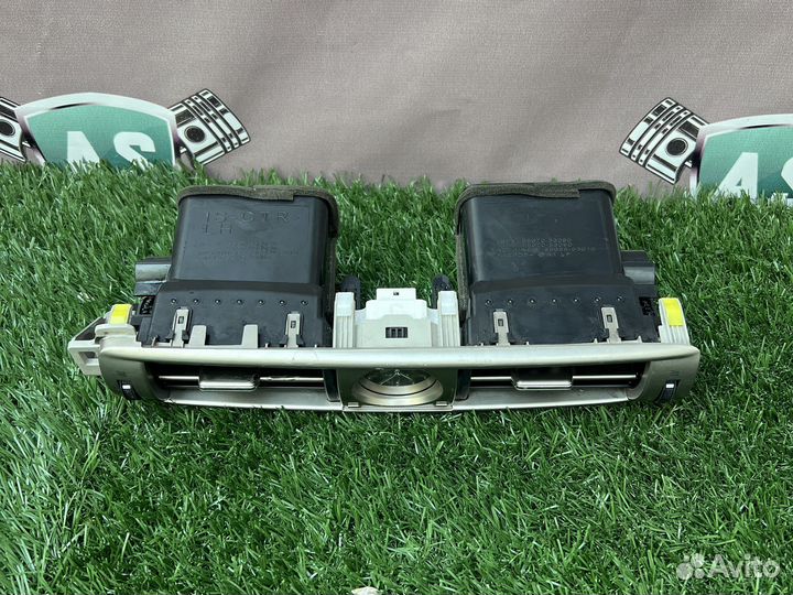 Часы с дефлекторами Lexus IS 250 2014