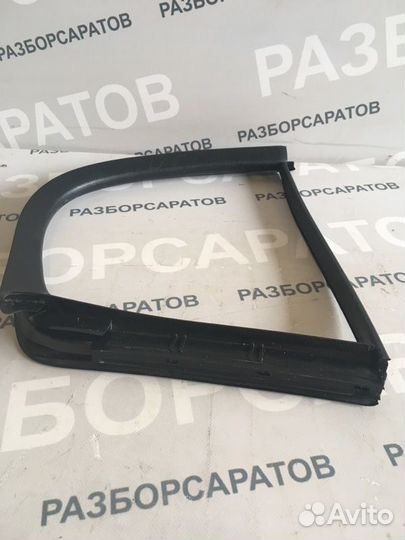 Уплотнитель форточки задний левый Nissan Almera