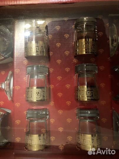 Набор бокалов и рюмок