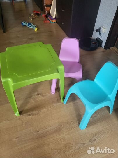 Детский стол и стул