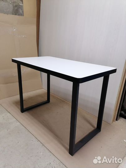 Стол в стиле лофт