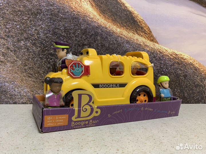 Новая игрушка Battat Школьный автобус