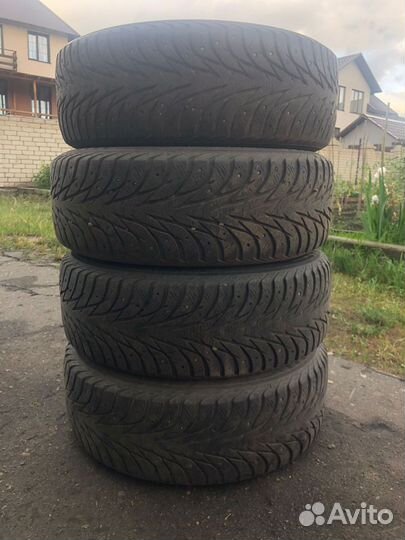Yokohama Ice Guard Stud IG55 215/60 R16