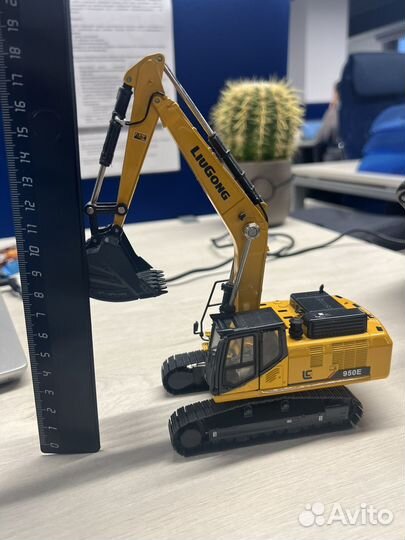 Модель экскаватора