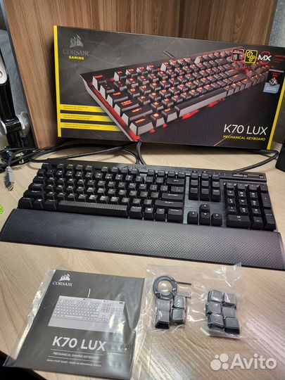Механическая клавиатура Corsair K70 LUX (MXred)