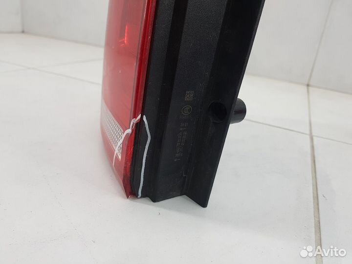 Фонарь задний левый наружный Volkswagen Multivan