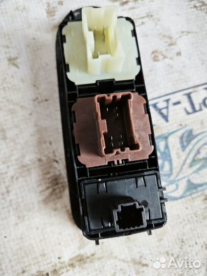 Блок управления стеклоподъемниками ваз (LADA) xray