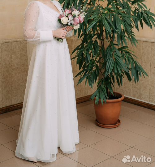 Свадебное платье 42 44 бу