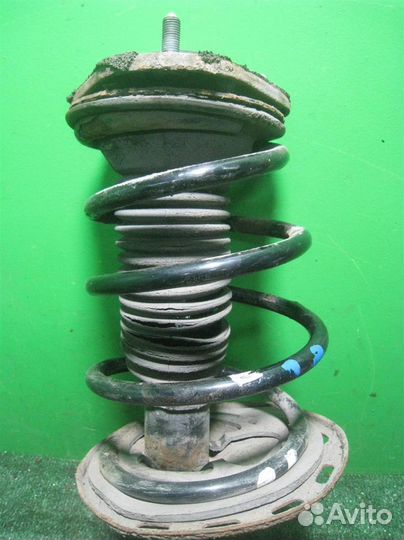 Стойка амортизатора передняя левая Toyota Verso R