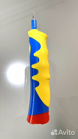 Электрическая зубная щетка Oral-B Kids