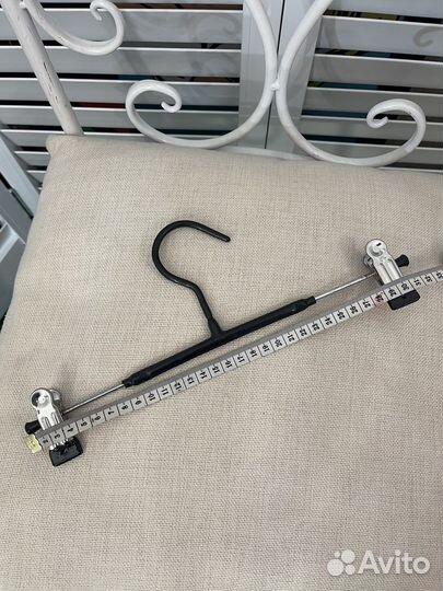 Вешалка металлическая