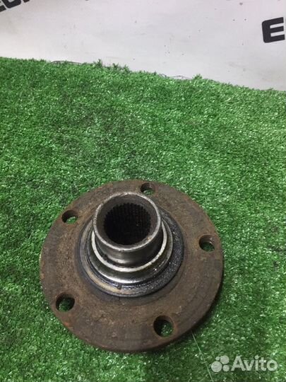 Ступица передняя правая Audi A6 универсал 2.5 AKN