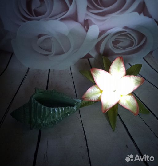 Ночник лилия в ракушке