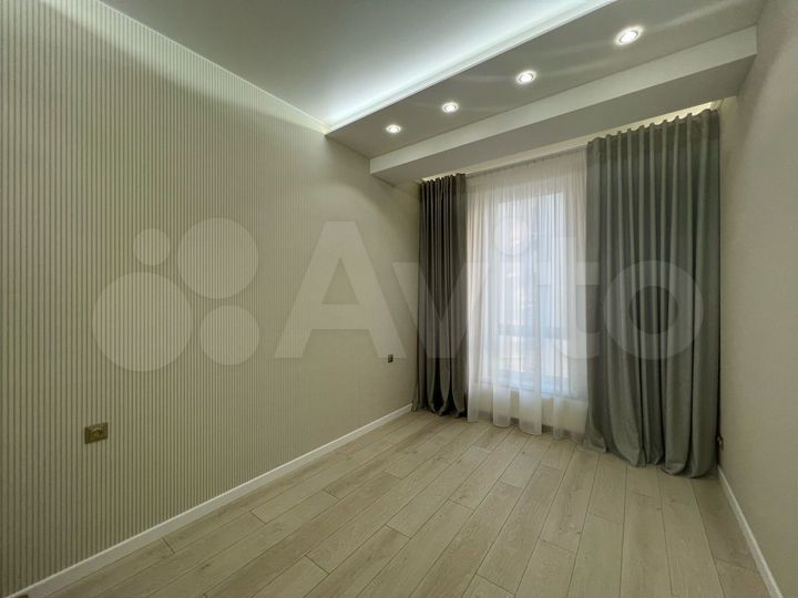 3-к. квартира, 70,9 м², 2/5 эт.