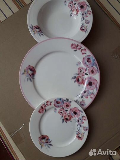 Новый столовый набор на 6 персон