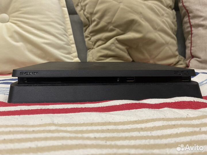 Sony PS4 slim