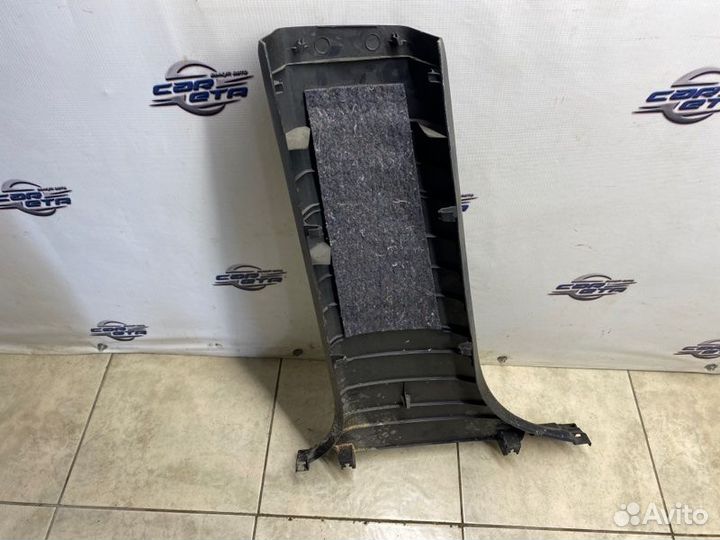 Обшивка стойки Toyota Highlander 2grfe 2010