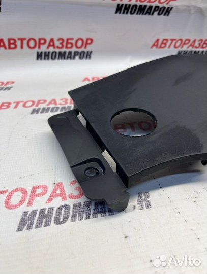 Накладка консоли центральной левая Mitsubishi