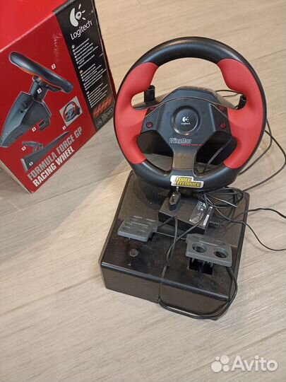 Игровой руль с педалями