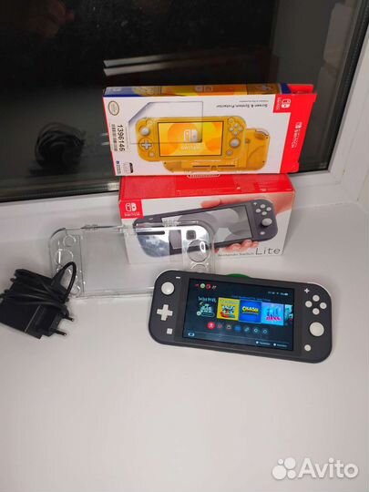 Nintendo Switch Lite Много Игр