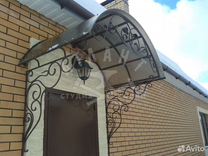 Козырек над входной дверью