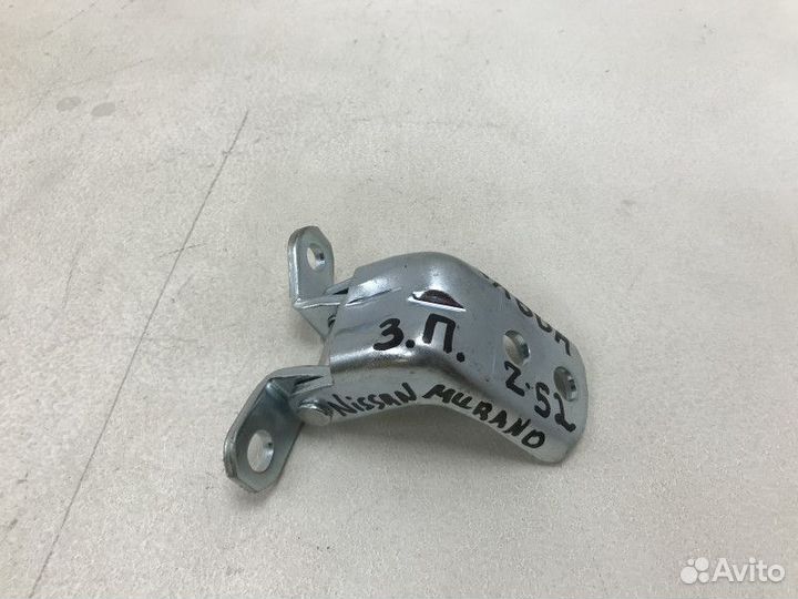 Петля двери задней правой нижняя Nissan Murano 3