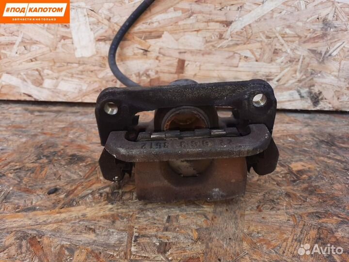 Суппорт тормозной задний правый Nissan Murano Z50