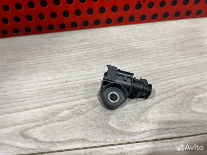 Датчик удара Bmw 5 G30 2018