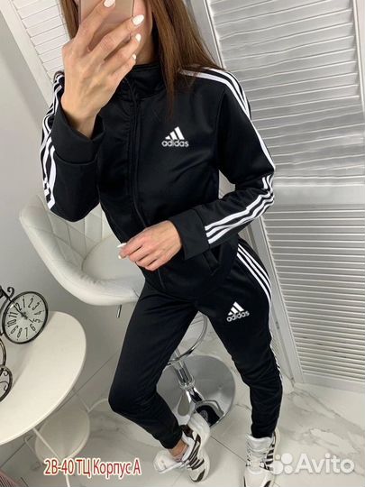 Спортивный костюм adidas женский