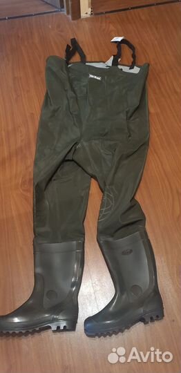 Полукомбинезон с сапогами