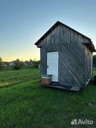 Дом для ульев и пчел