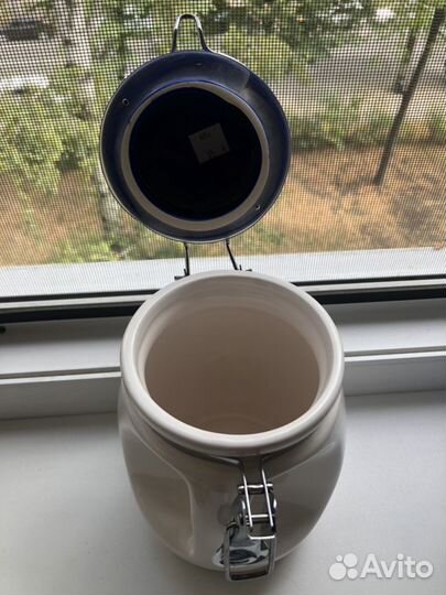 Красивая керамическая баночка Flower