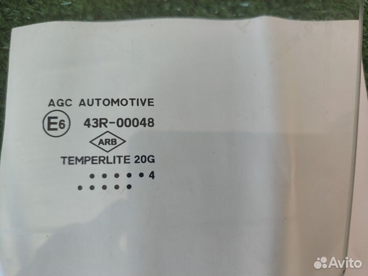 Стекло задней левой двери Renault duster 1