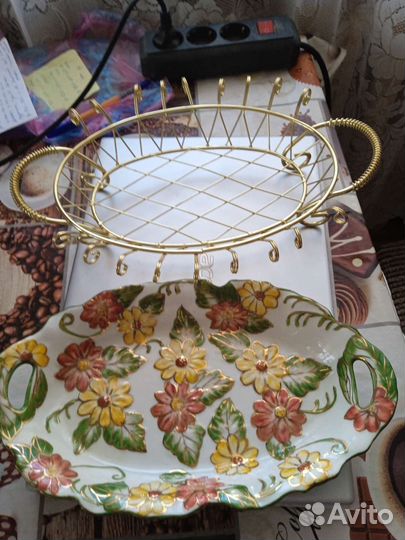 Фруктовница на подставке