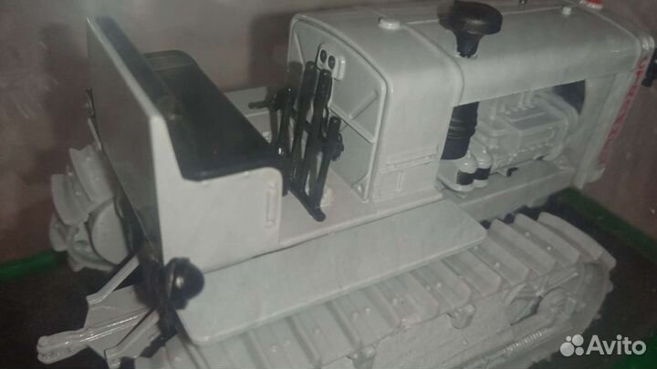 Модель трактора 