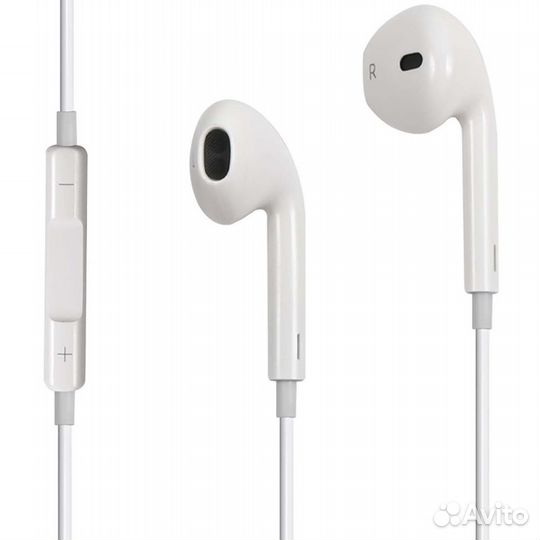Новые наушники в упаковке