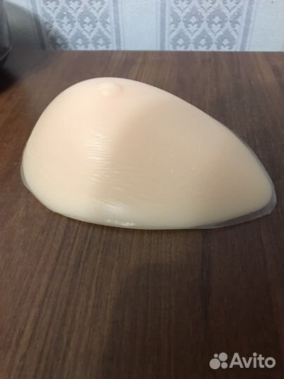 Протез молочной железы