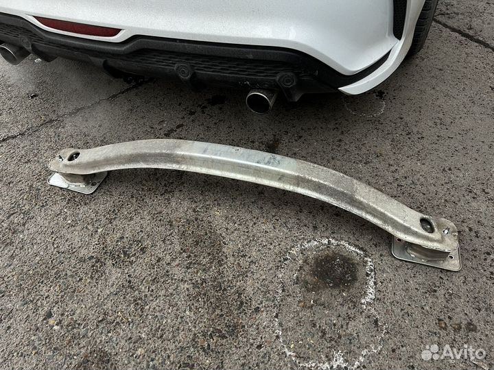 Задний усилитель бампера лада веста