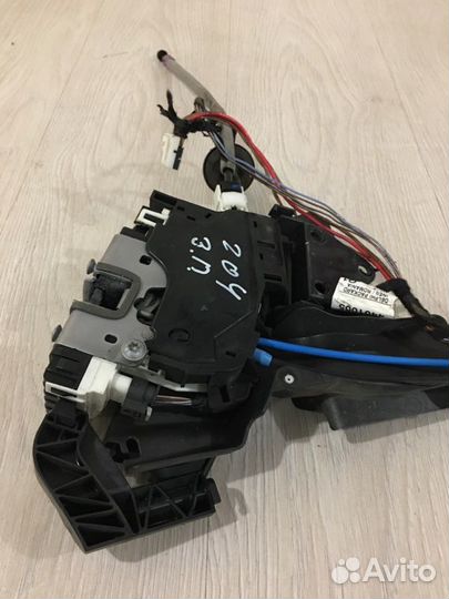 Замок двери задний правый Mercedes Benz C200 W204